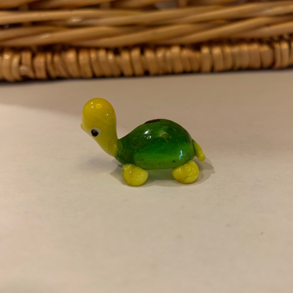 Glass figure - Picture 2 of 5